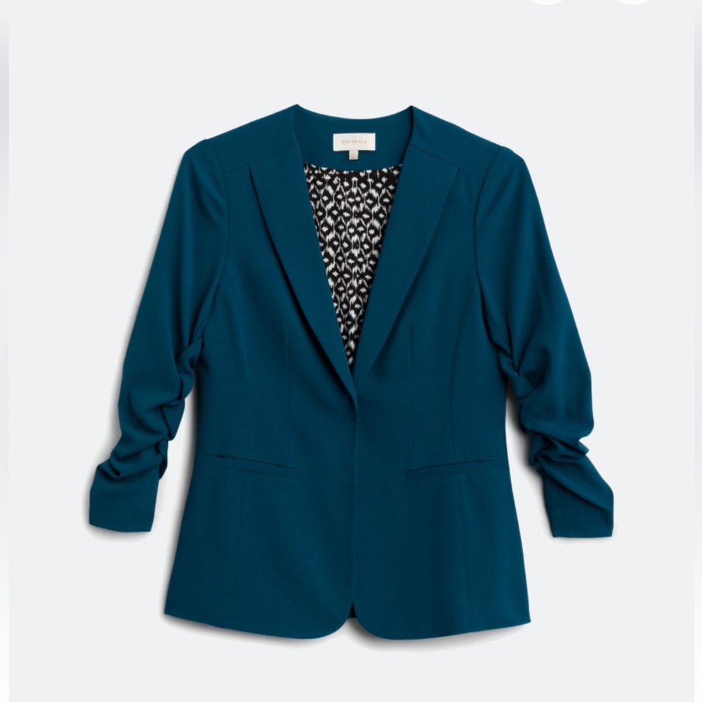 Collarless Ruched Sleeved Blazer